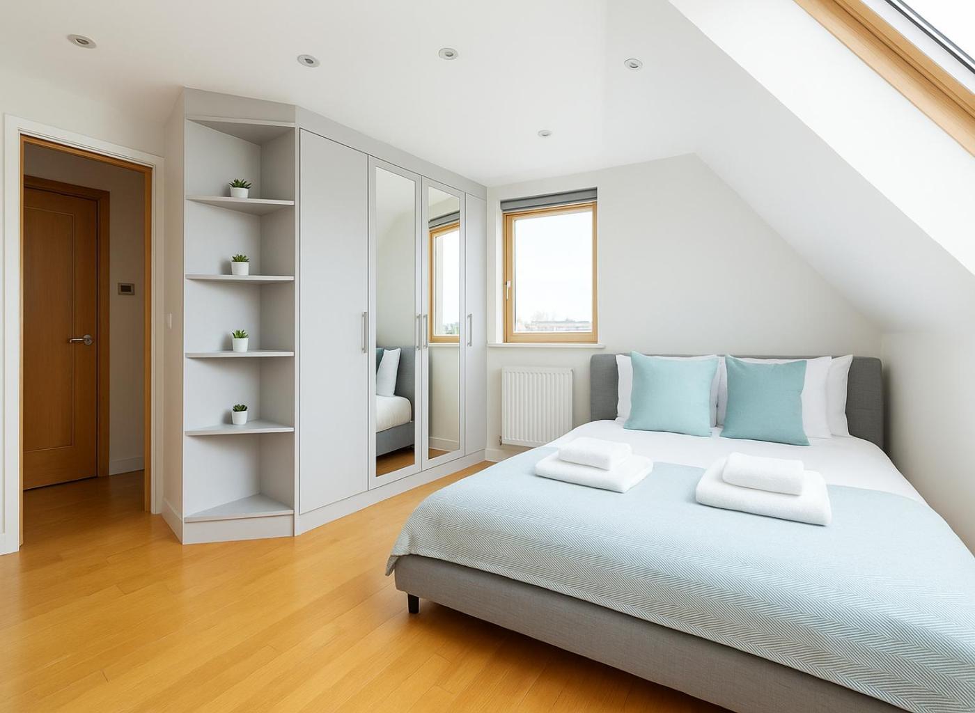 2 Bed Flat Near Acton Park *